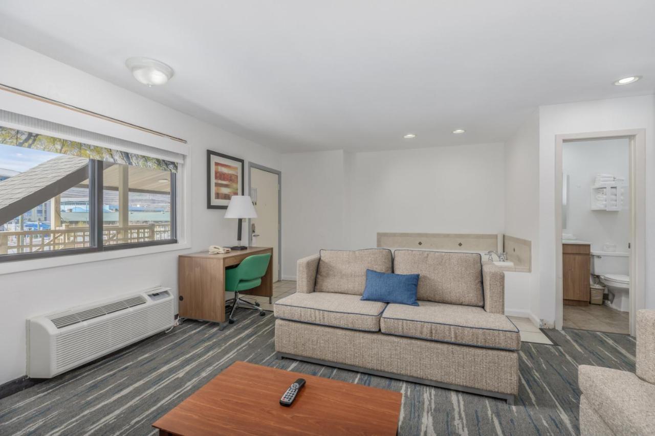 Crossroads Inn & Suites Gatlinburg Esterno foto