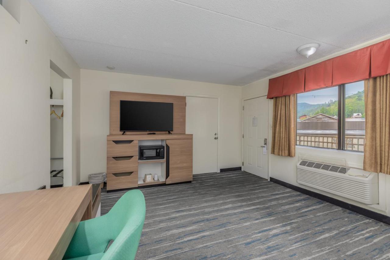 Crossroads Inn & Suites Gatlinburg Esterno foto