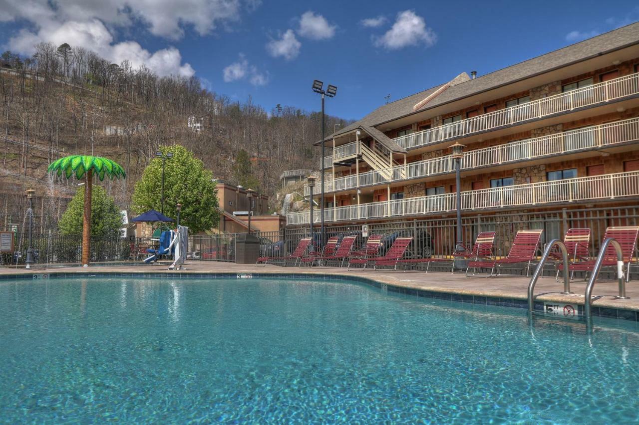 Crossroads Inn & Suites Gatlinburg Esterno foto