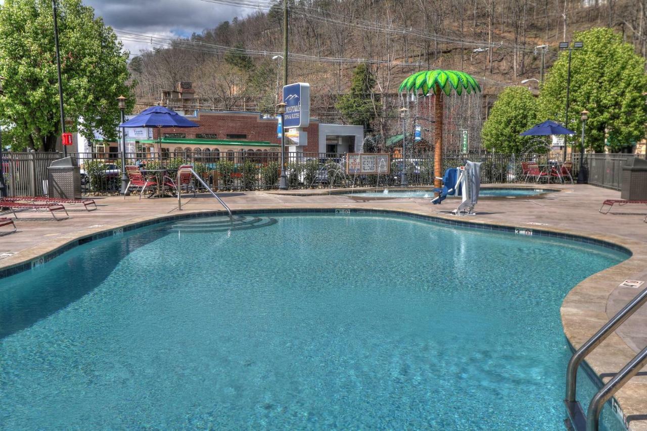 Crossroads Inn & Suites Gatlinburg Esterno foto