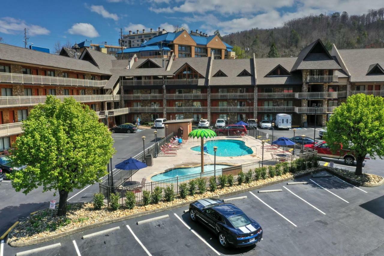 Crossroads Inn & Suites Gatlinburg Esterno foto
