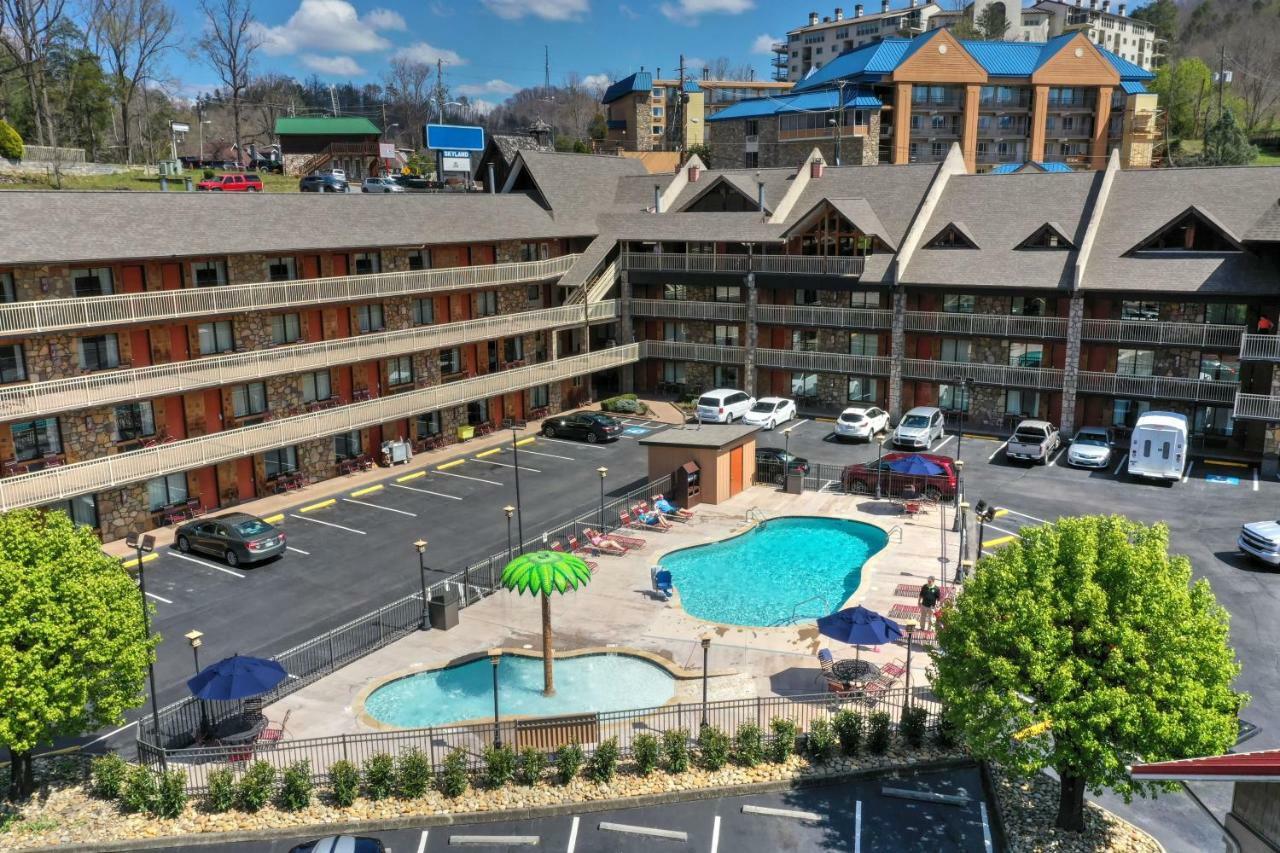 Crossroads Inn & Suites Gatlinburg Esterno foto