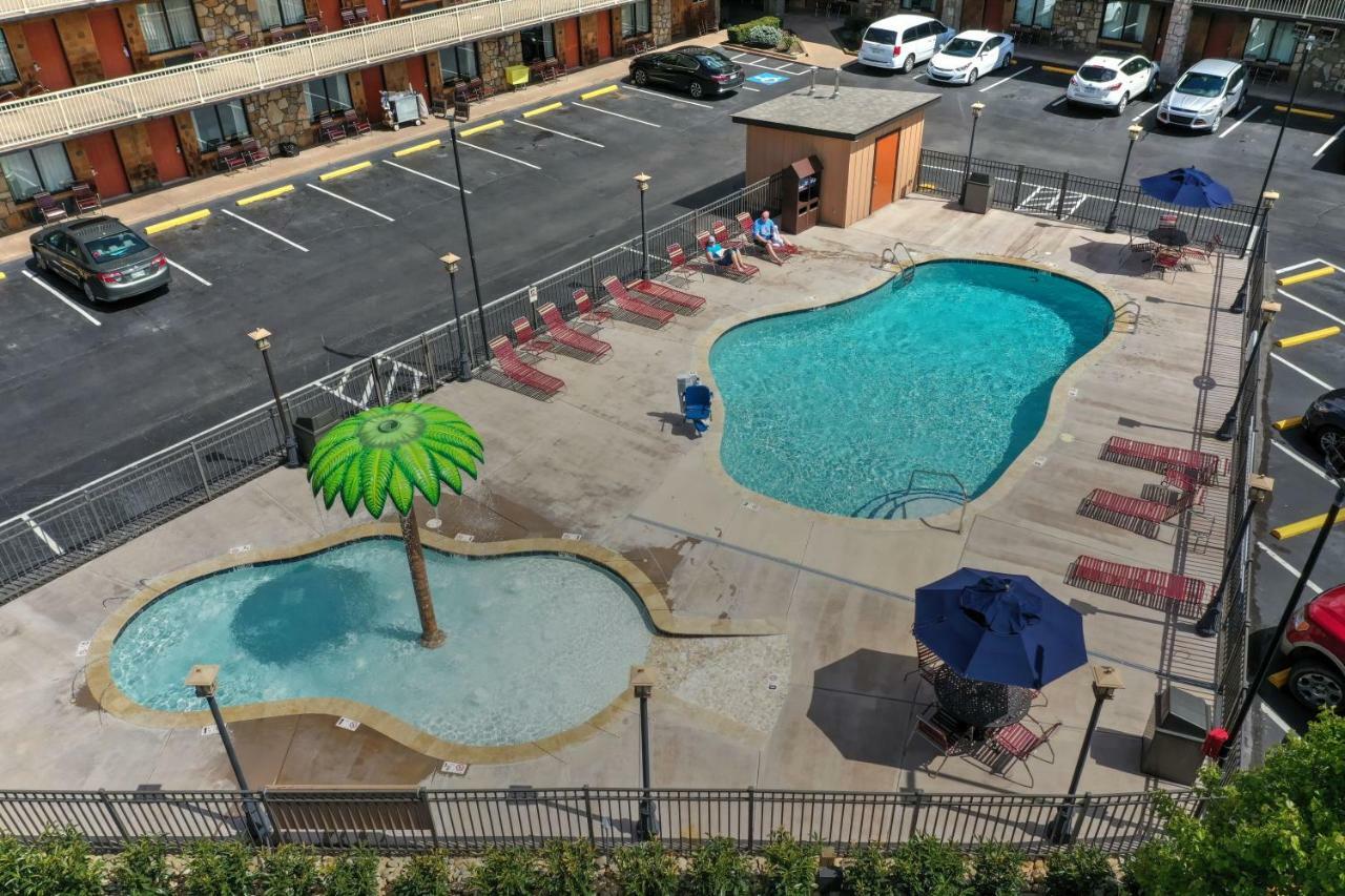Crossroads Inn & Suites Gatlinburg Esterno foto