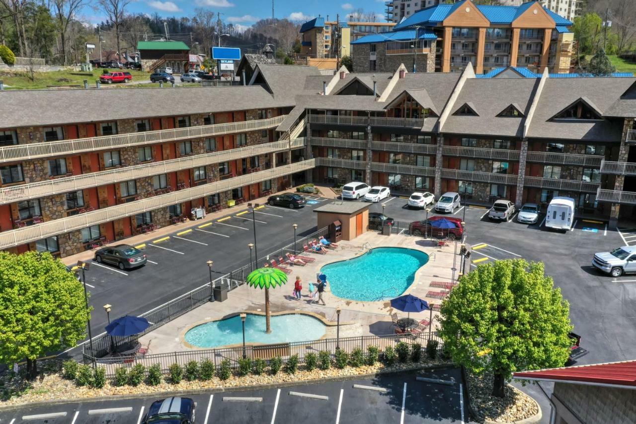 Crossroads Inn & Suites Gatlinburg Esterno foto