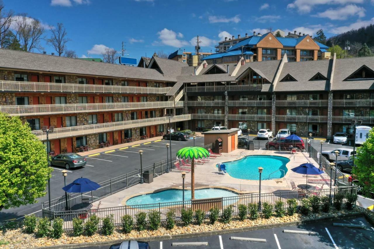 Crossroads Inn & Suites Gatlinburg Esterno foto
