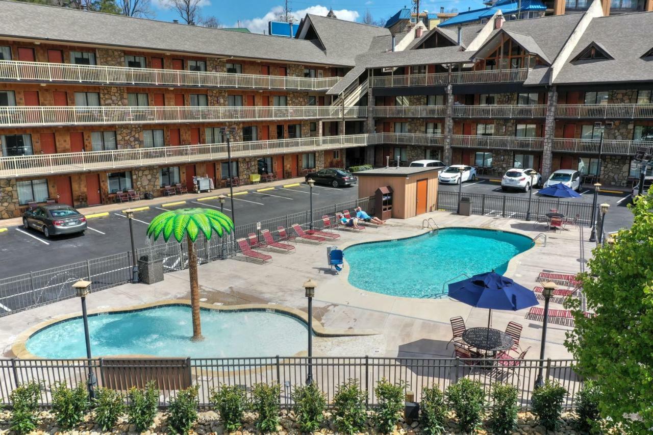 Crossroads Inn & Suites Gatlinburg Esterno foto