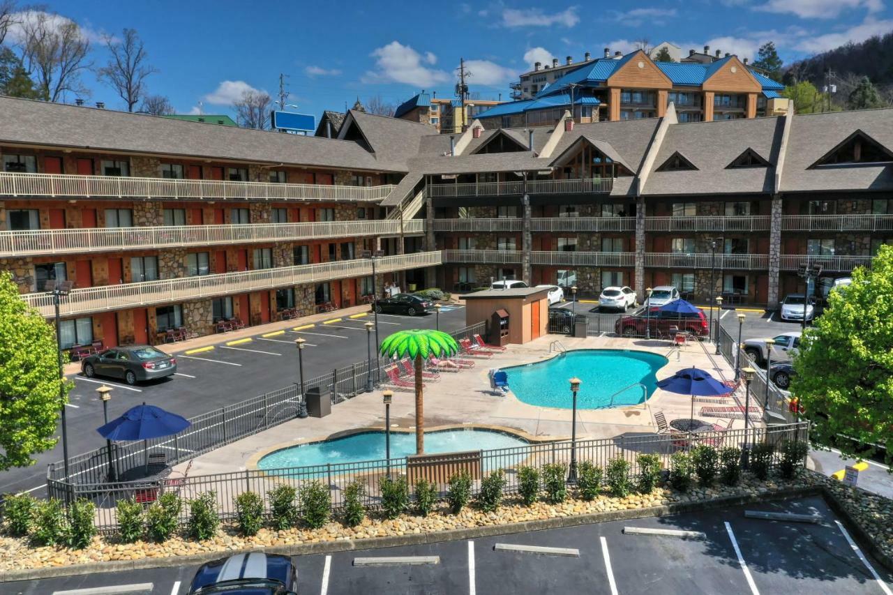 Crossroads Inn & Suites Gatlinburg Esterno foto