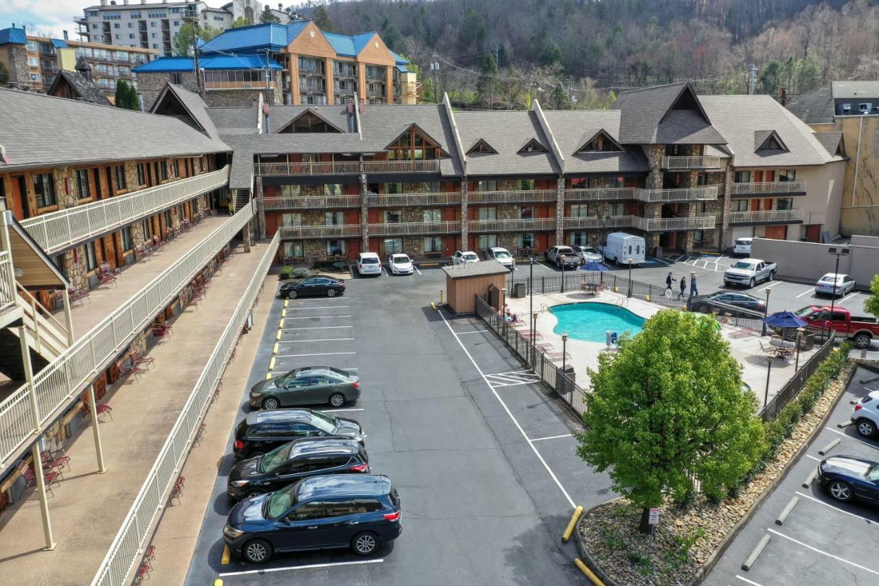 Crossroads Inn & Suites Gatlinburg Esterno foto